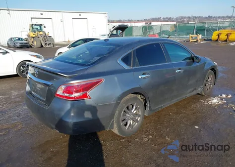 2015 Nissan Altima 2.5 S z USA, uszkodzony, nr VIN 1N4AL3AP2FC109176